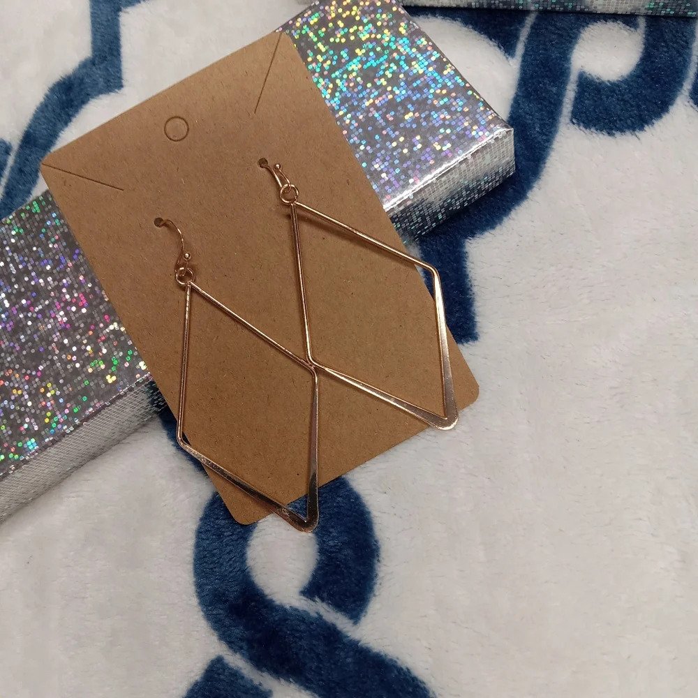 5 for $10 Gold Tone Like New Triangle Dangle Earrings - Picture 1 of 5